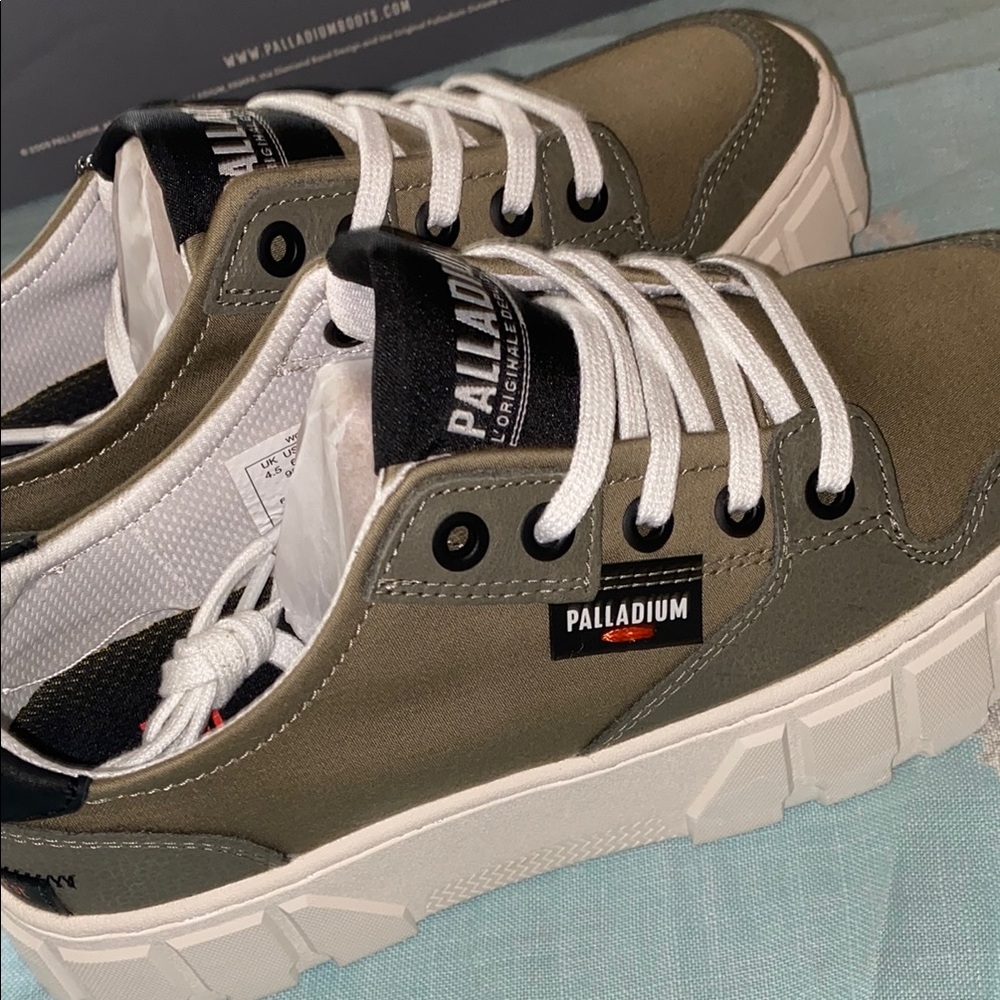 Palladium Pallatower Canvas Low-Top Shoes - Picture 5 of 9
